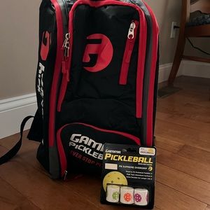 NWT Pickle ball backpack and grippers